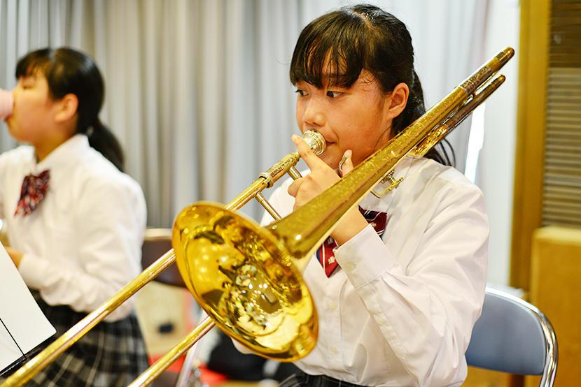 必要なときに他の学校から借りているテナーバストロンボーン、ひとつあると嬉しいです！