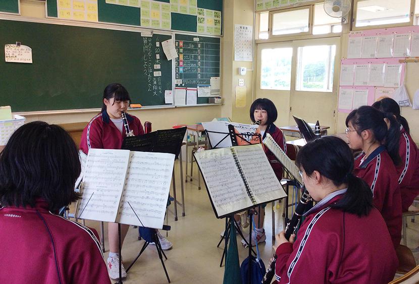 キーが動きにくく、音が出にくいクラリネット...少しでも状態の良いもので演奏したいです!