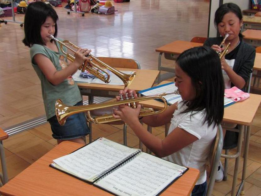 大きすぎる楽器で安定しないフォーム‥。サイズに合ったコルネットで演奏したい！