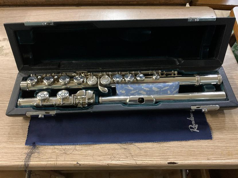 伝統を継承してきたフルート‥。新たな伝統のために新しい楽器をお願いします。