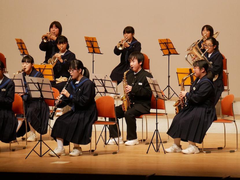 穴の空いたユーフォニアム‥。みんなと一緒に音楽を奏でたい!