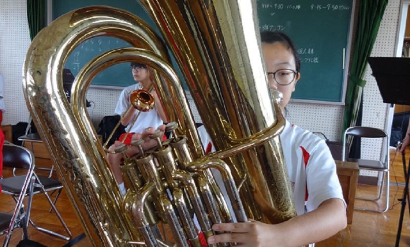 チューバで低音を強化して、吹奏楽の響きに厚みを持たせたい!