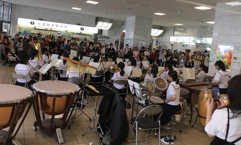 【縁の下の力持ちチューバ】1人で吹奏楽の低音部を支えています!