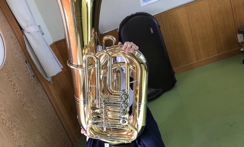 【縁の下の力持ちチューバ】1人で吹奏楽の低音部を支えています!