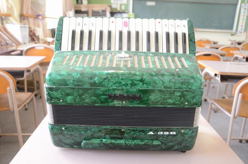 音楽会の学年合奏へ、ピアノアコーディオン（アルト）の寄付をお願いします！