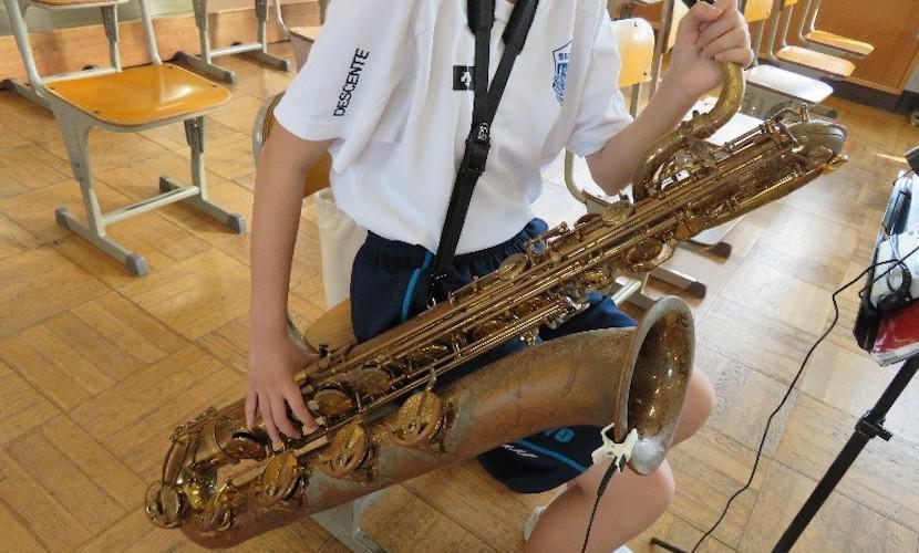 サックスアンサンブルにバリトンサックスの良い響きを!