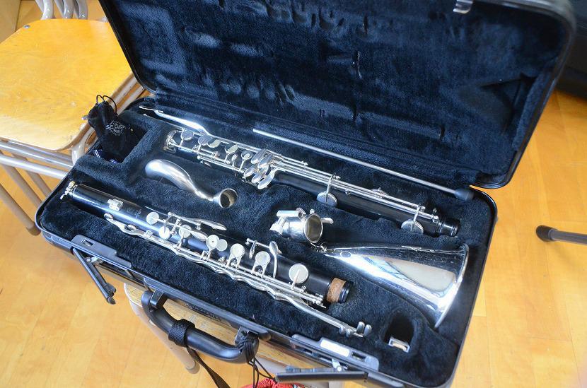 古いプラスチック製のバスクラリネット 寄附きぼう楽器 楽器寄附ふるさと納税
