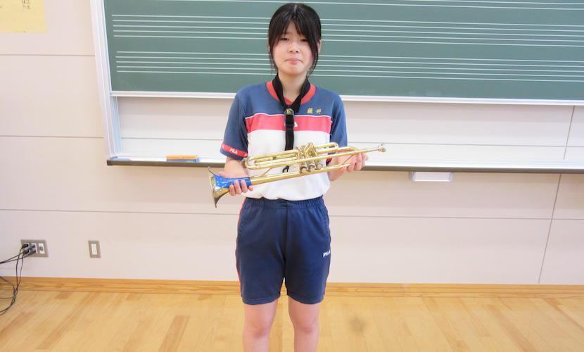 学校には壊れたトランペットしかありません‥。奏でたい曲があります。