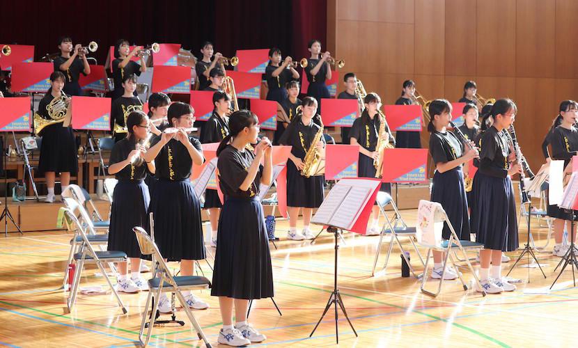 学校にはないオーボエ...。美しい旋律を奏でてほしい!