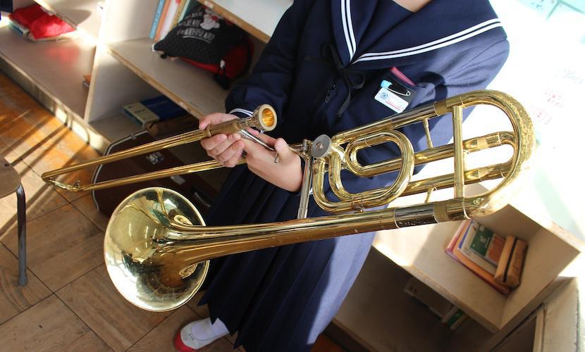 歪みがひどくて音の出にくいテナートロンボーン...。きれいな楽器で心置きなく演奏したい!