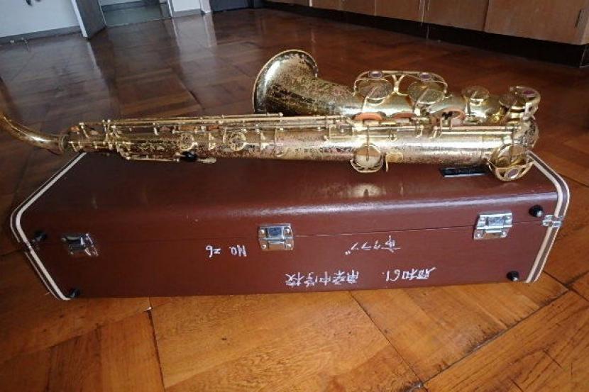 30年間使っているテナーサックス‥。修理しても音が出にくい状態です。