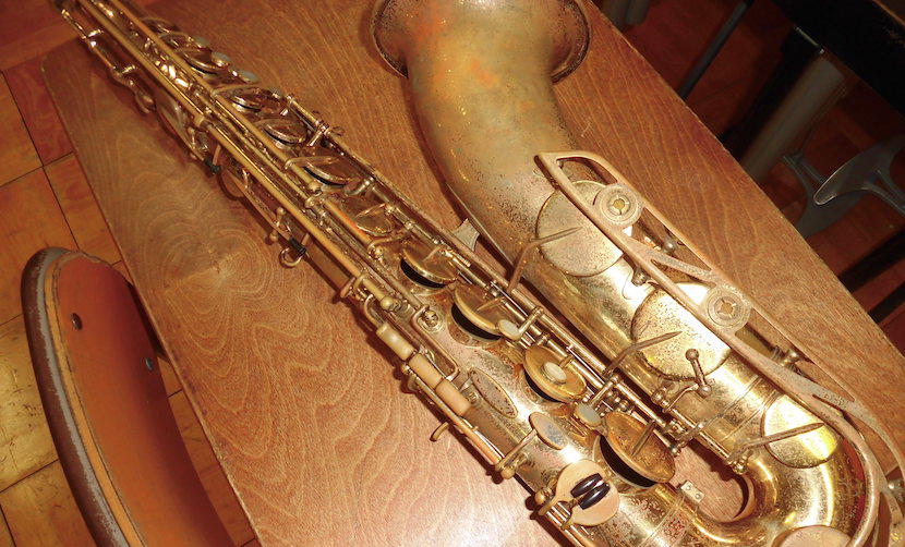 古くて音も出ないバリトンサックス より良い演奏をみんなで作りあげたいです 寄附きぼう楽器 楽器寄附ふるさと納税