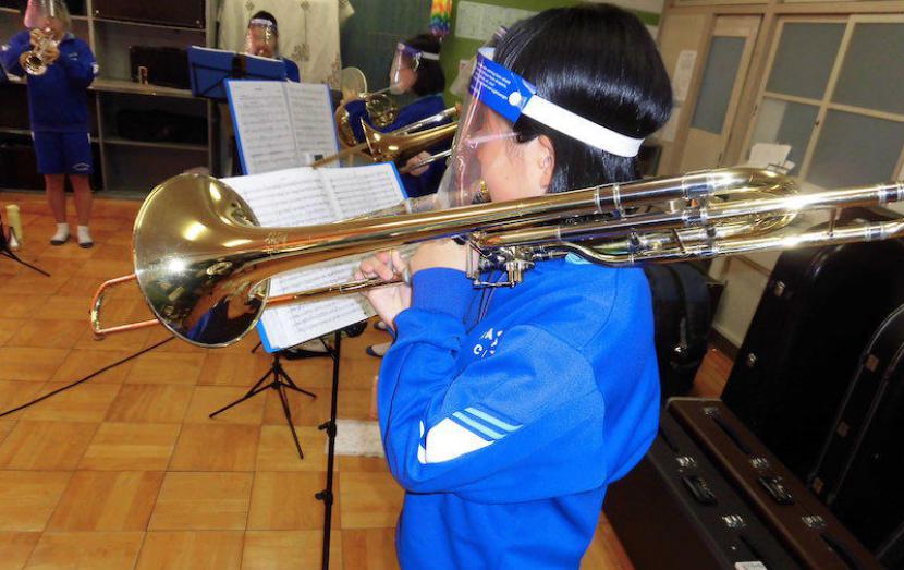 学校にはないバストロンボーン‥。今ある楽器ではうまく出せない音域を出したいです!