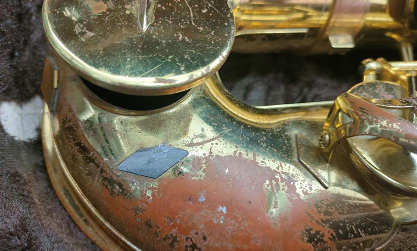 鳴りづらいバリトンサックス。後輩たちが使える楽器がほしい。