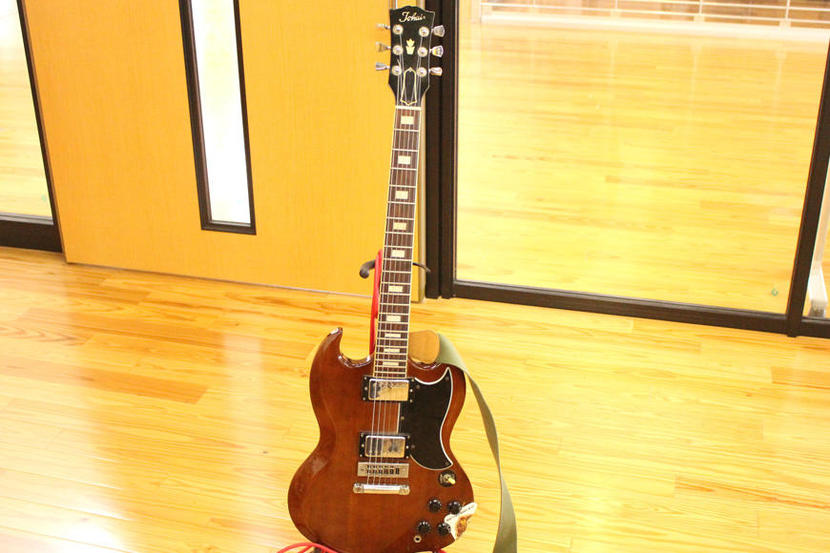 レスポール型のエレキギターでロック音楽の演奏に違いを作りたいです
