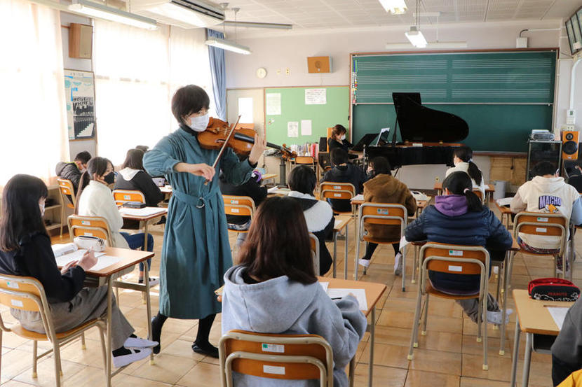 学校や地域に生演奏を届ける「かすがい どこでもアート・ドア」に使用する電子ピアノを探しています