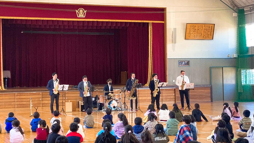 学校や地域に生演奏を届ける「かすがい どこでもアート・ドア」に使用する電子ピアノを探しています