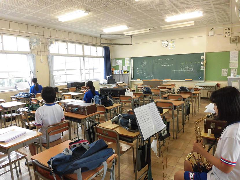 【アルトサックス】へこみと錆があります。快適な練習をさせてあげたいです。