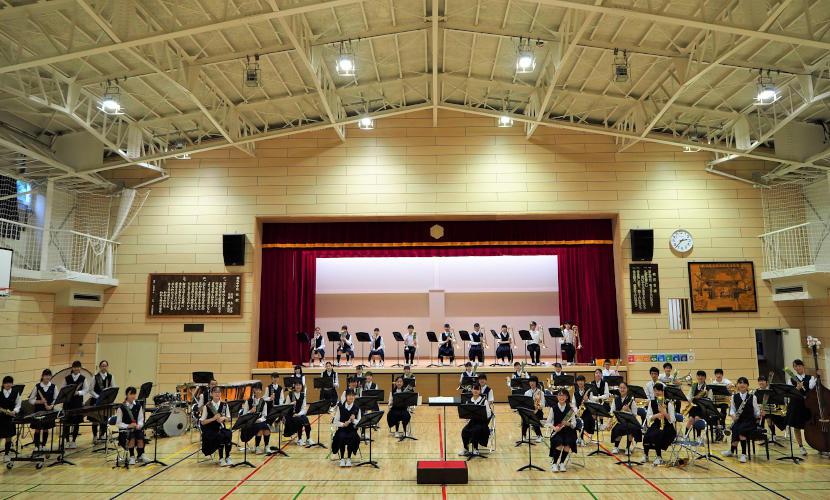 【テナーバストロンボーン】ロータリー付きを使うことで、体格の小さい中学生でもすべての音を使って演奏できるようにしたい