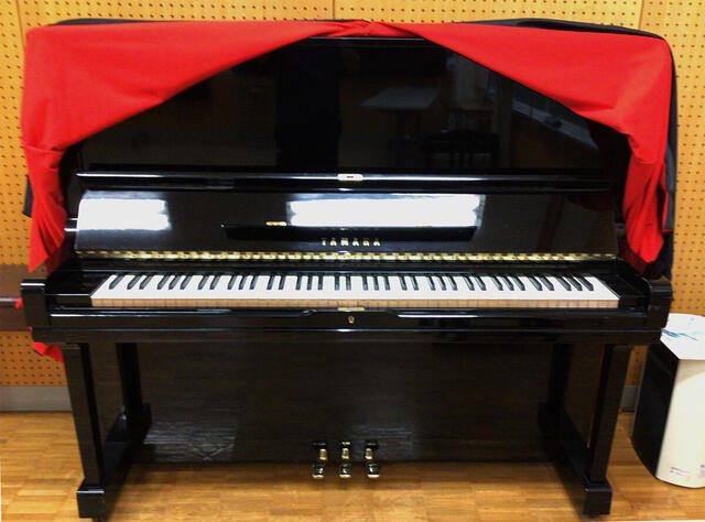 電子ピアノ（88鍵）】ピアノを弾く友だちと目を合わせて、一緒