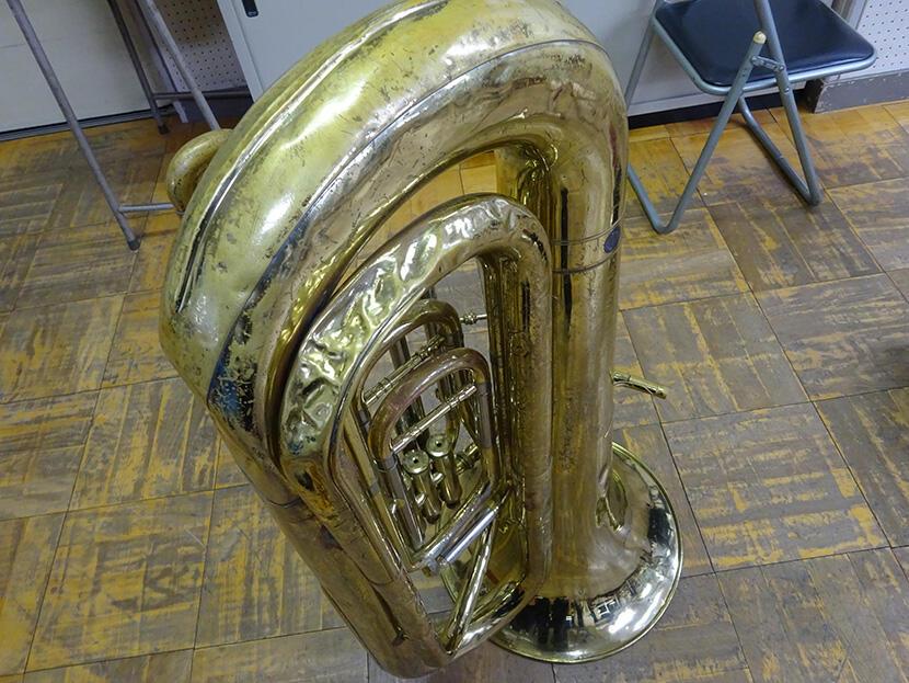 【チューバ】チューバの管がつぶれていしまっていて、思うような演奏ができません。修理もできないような状態です。