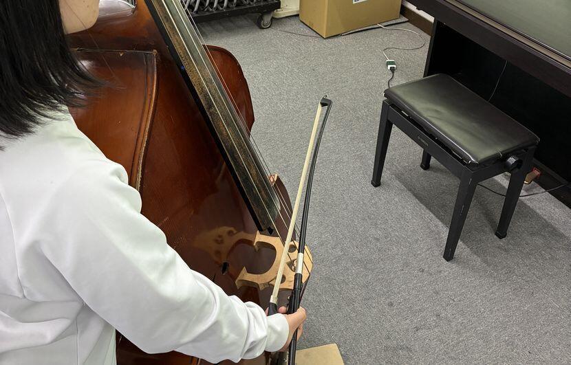 【アコースティックベース】老朽化がすすみ何度も修理を繰り返してきましたが思うような演奏ができません