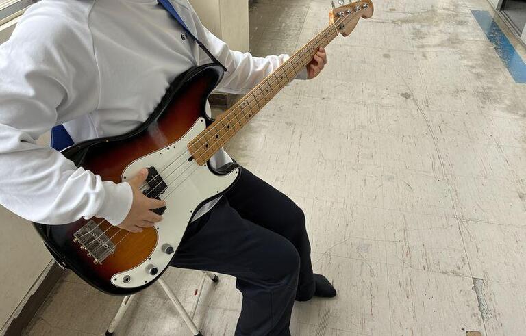 【エレキベース】老朽化がすすみ何度も修理を繰り返してきましたが思うような演奏ができません