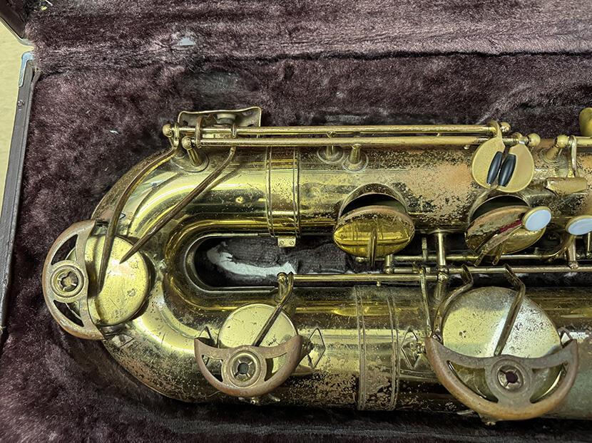 【バリトンサックス】購入してからもうすぐ４０年。何度も修理を繰り返したバリトンサックスが古くなり，思うように演奏ができません
