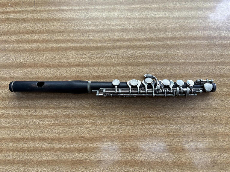 【ピッコロ】何度も修理を繰り返したピッコロ。古くなり思うような演奏ができません