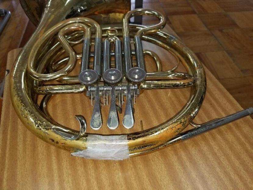 【ホルン】穴の開いていない楽器が吹きたい！