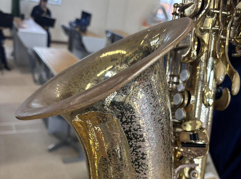 【バリトンサックス】昭和の時代からの楽器たちばかりです！ この楽器を吹くと、体調を崩してしまいます、、（泣）