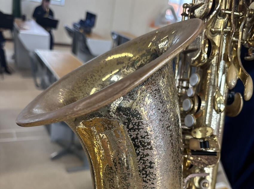 【バリトンサックス】昭和の時代からの楽器たちばかりです！ この楽器を吹くと、体調を崩してしまいます、、（泣）