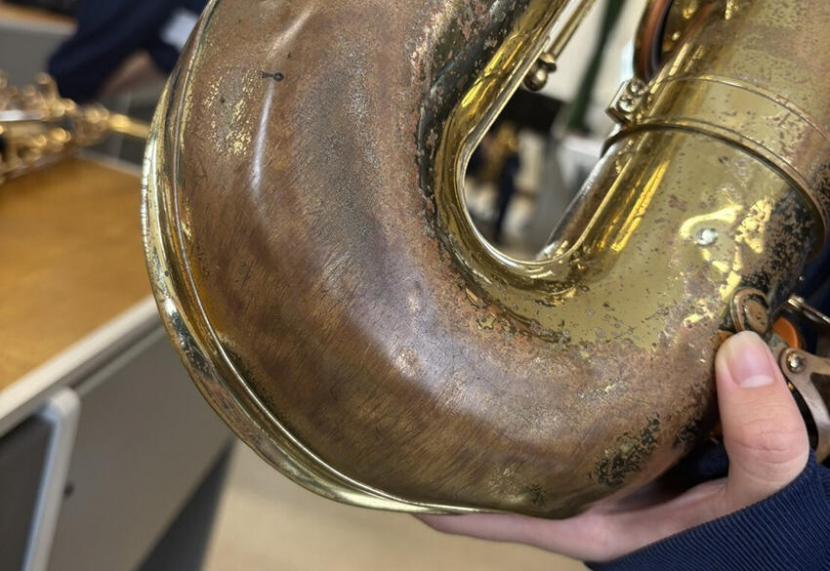 【バリトンサックス】昭和の時代からの楽器たちばかりです！ この楽器を吹くと、体調を崩してしまいます、、（泣）
