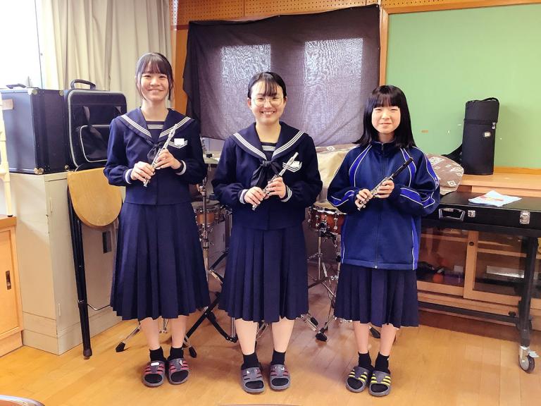 【鹿児島県鹿屋市】田崎中学校吹奏楽部にピッコロを寄附していただき、ありがとうございました。